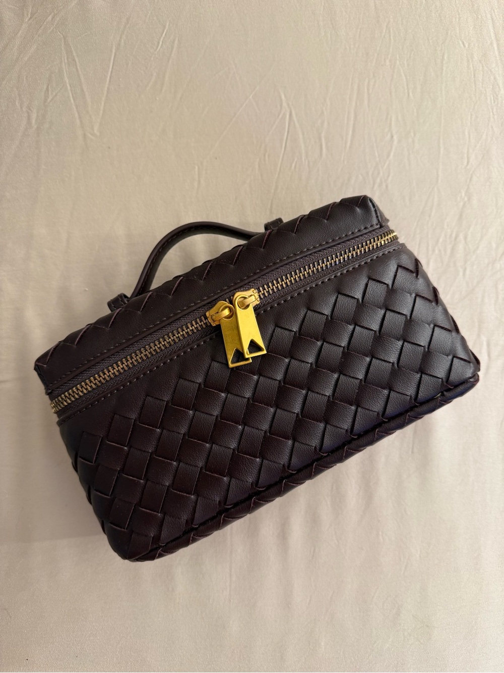 Brown woven makeup bag purse (w/ straps)